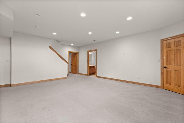 W218N5466 Taylors Woods DRIVE, Menomonee Falls, WI 53051