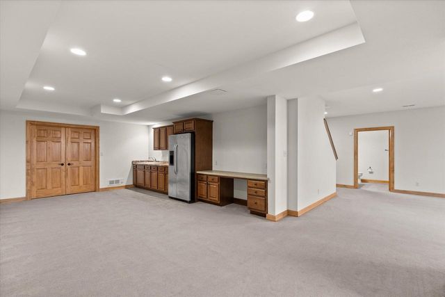 W218N5466 Taylors Woods DRIVE, Menomonee Falls, WI 53051