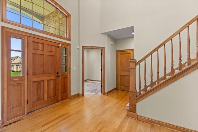 W218N5466 Taylors Woods DRIVE, Menomonee Falls, WI 53051