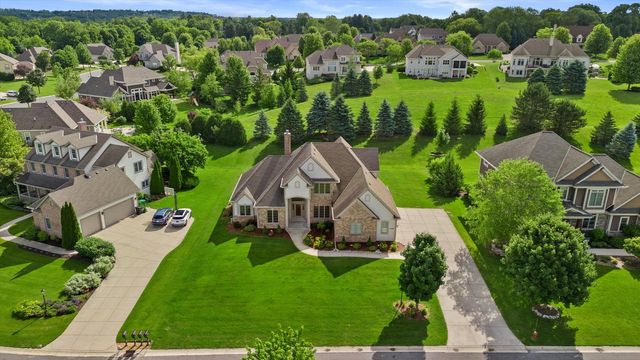 W218N5466 Taylors Woods DRIVE, Menomonee Falls, WI 53051
