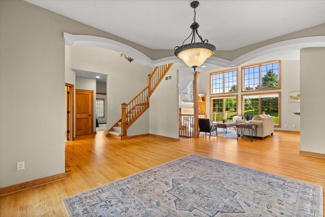 W218N5466 Taylors Woods DRIVE, Menomonee Falls, WI 53051