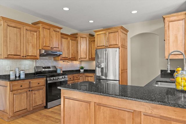 W218N5466 Taylors Woods DRIVE, Menomonee Falls, WI 53051