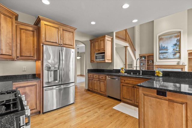 W218N5466 Taylors Woods DRIVE, Menomonee Falls, WI 53051