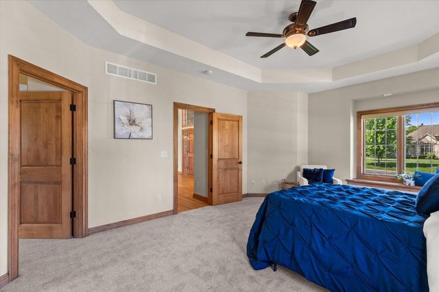 W218N5466 Taylors Woods DRIVE, Menomonee Falls, WI 53051