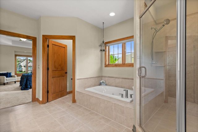 W218N5466 Taylors Woods DRIVE, Menomonee Falls, WI 53051
