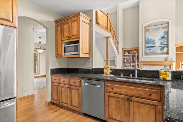 W218N5466 Taylors Woods DRIVE, Menomonee Falls, WI 53051