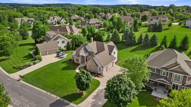 W218N5466 Taylors Woods DRIVE, Menomonee Falls, WI 53051