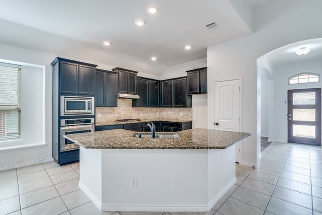 3502 Thunder Drive, Sachse, TX 75048