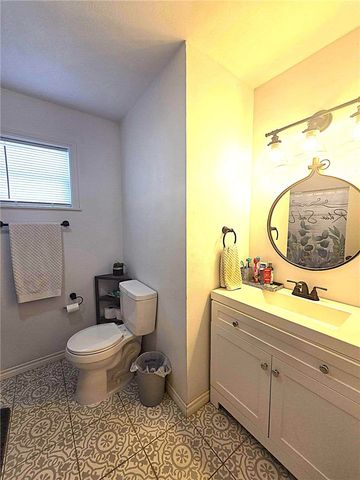 720 W Avenue H Ave, Kingsville, TX 78363