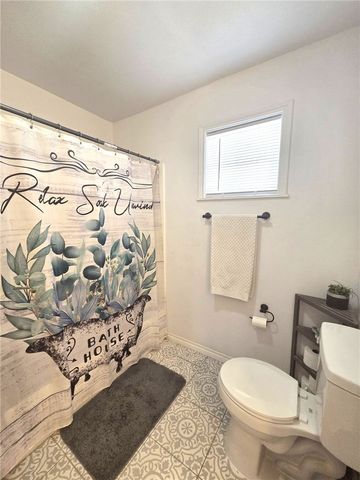 720 W Avenue H Ave, Kingsville, TX 78363