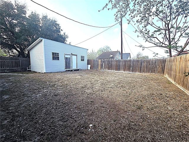 720 W Avenue H Ave, Kingsville, TX 78363