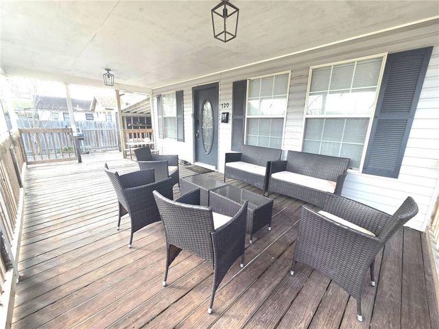 720 W Avenue H Ave, Kingsville, TX 78363