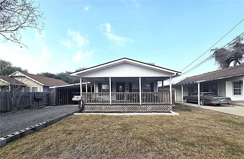 720 W Avenue H Ave, Kingsville, TX 78363