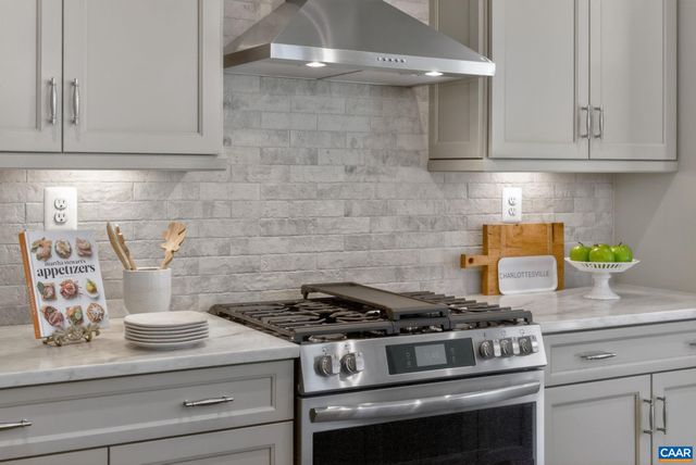1198 SABLEWOOD DR, Charlottesville, VA 22911