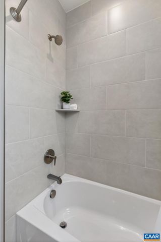 1198 SABLEWOOD DR, Charlottesville, VA 22911