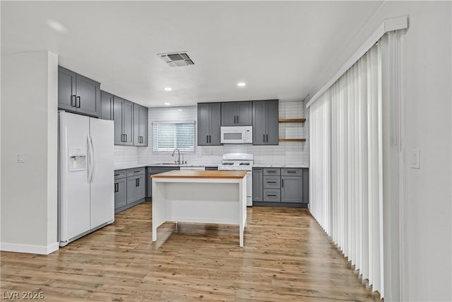 592 Macbrey Drive, Las Vegas, NV 89123