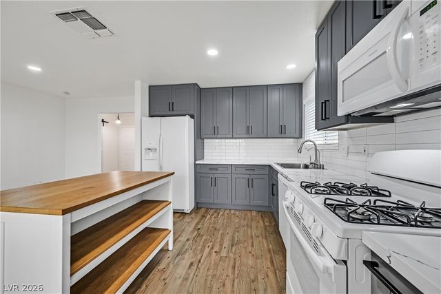 592 Macbrey Drive, Las Vegas, NV 89123