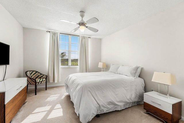 11750 St Andrews Place 202, Wellington, FL 33414