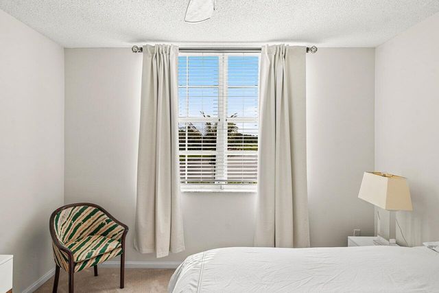 11750 St Andrews Place 202, Wellington, FL 33414