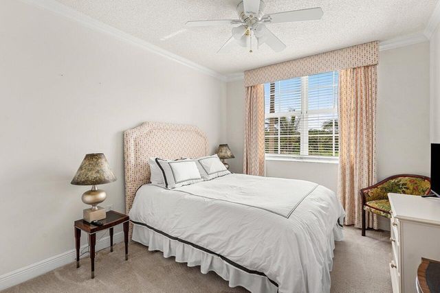 11750 St Andrews Place 202, Wellington, FL 33414