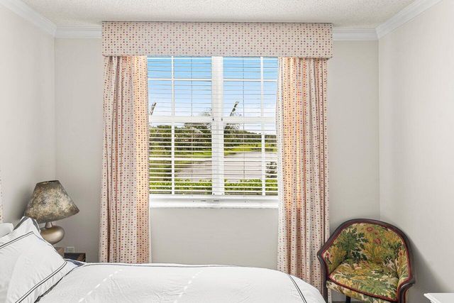 11750 St Andrews Place 202, Wellington, FL 33414