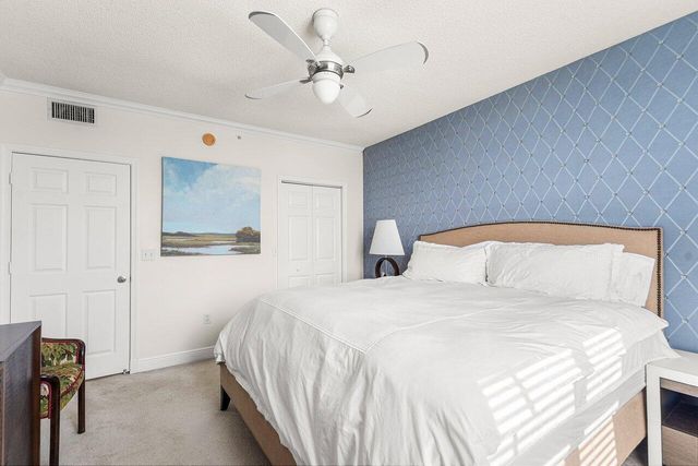 11750 St Andrews Place 202, Wellington, FL 33414
