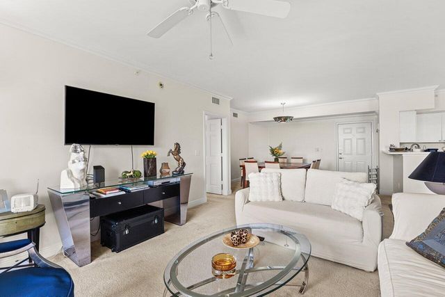 11750 St Andrews Place 202, Wellington, FL 33414