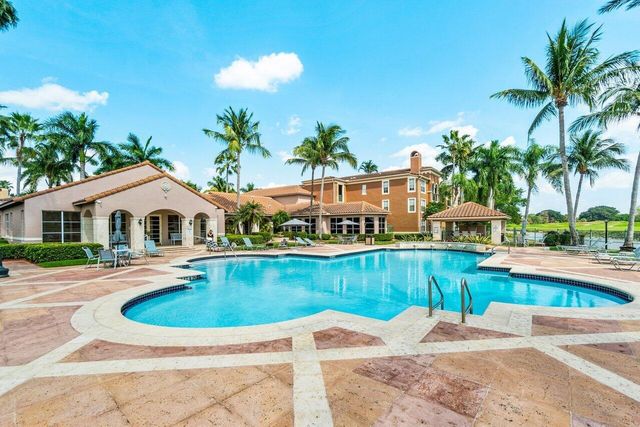 11750 St Andrews Place 202, Wellington, FL 33414