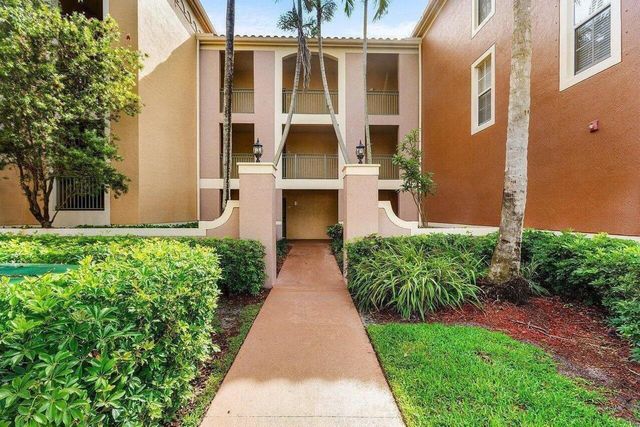 11750 St Andrews Place 202, Wellington, FL 33414