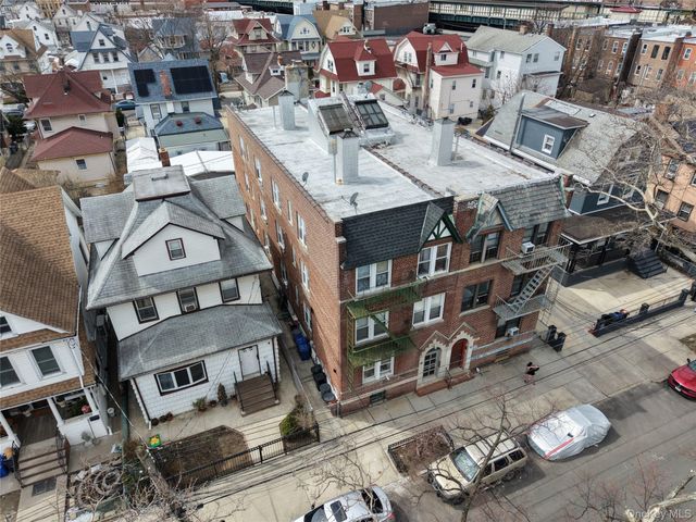 8732 114th Street, Richmond Hill, NY 11418