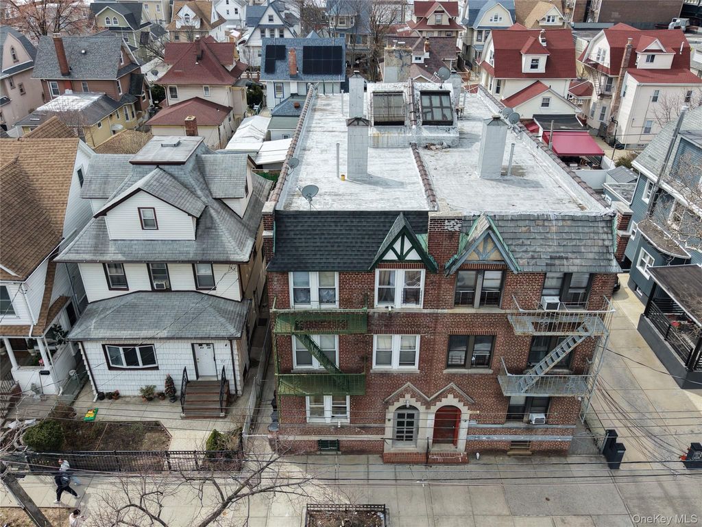 8732 114th Street, Richmond Hill, NY 11418