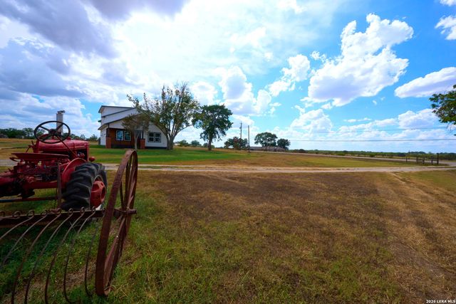 1348 PITTMAN RD, St Hedwig, TX 78152