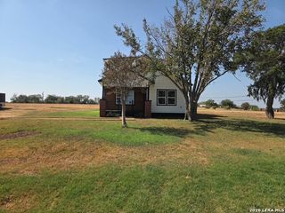 1348 PITTMAN RD, St Hedwig, TX 78152
