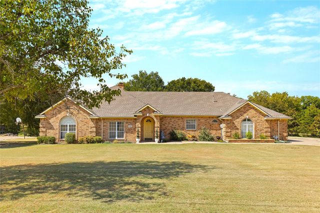 1315 Red Oak Circle, Farmersville, TX 75442