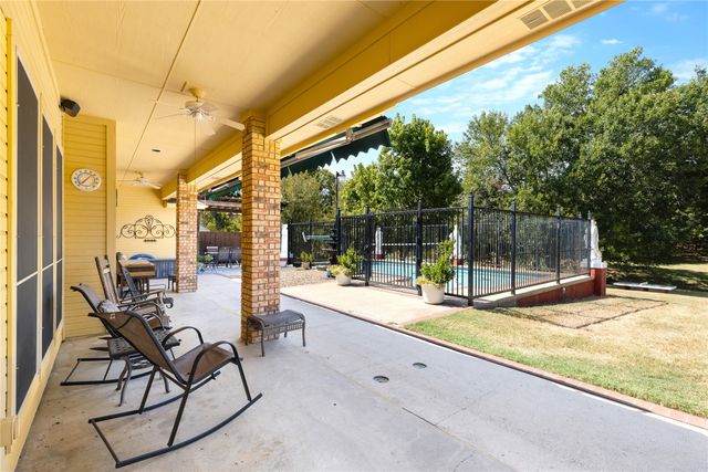 1315 Red Oak Circle, Farmersville, TX 75442