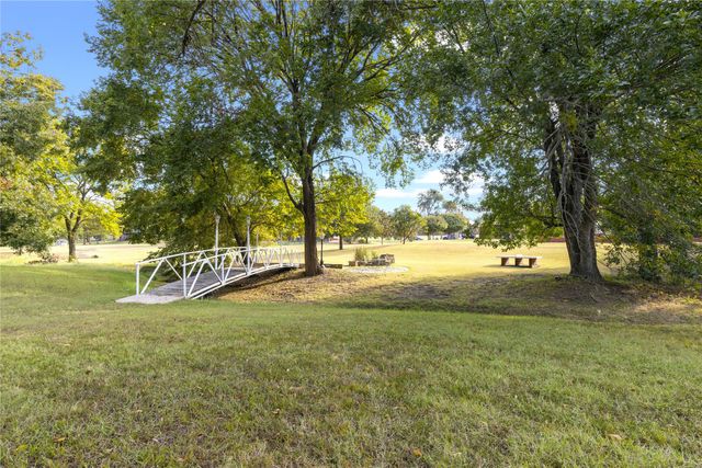 1315 Red Oak Circle, Farmersville, TX 75442