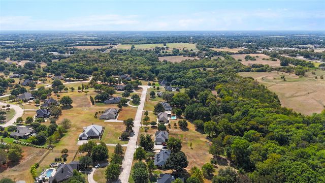 1315 Red Oak Circle, Farmersville, TX 75442