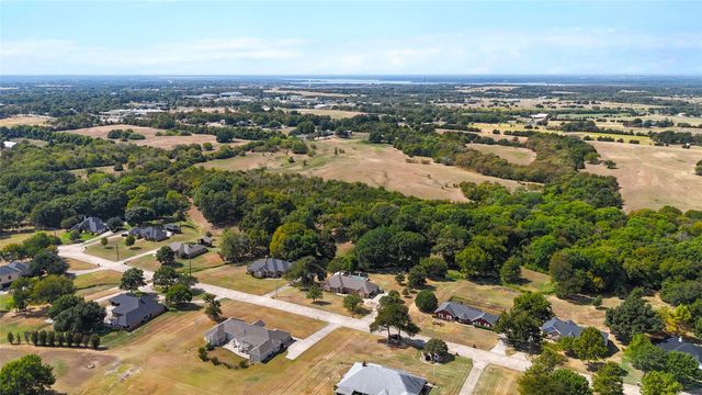 1315 Red Oak Circle, Farmersville, TX 75442
