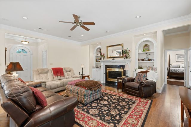 1315 Red Oak Circle, Farmersville, TX 75442