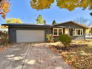 1807 Forrest Boulevard, St. Charles, IL 60174