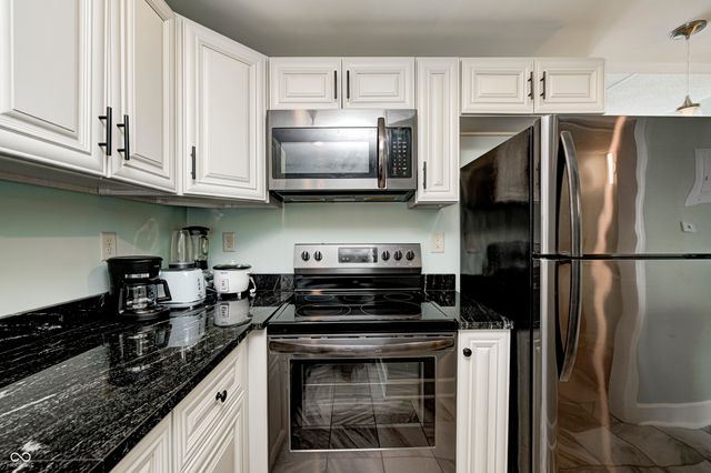 230 E 9th Street E 401, Indianapolis, IN 46204