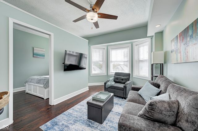 230 E 9th Street E 401, Indianapolis, IN 46204