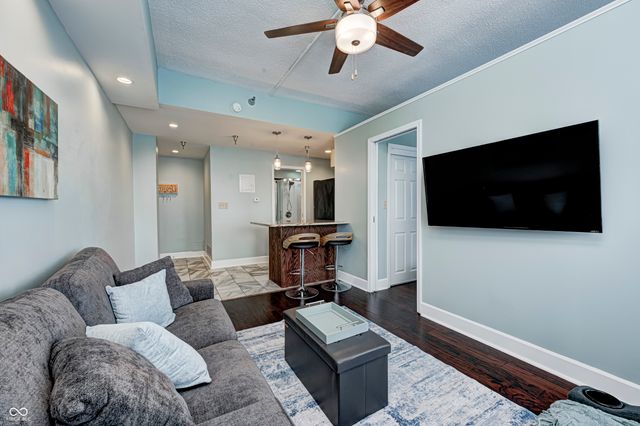 230 E 9th Street E 401, Indianapolis, IN 46204