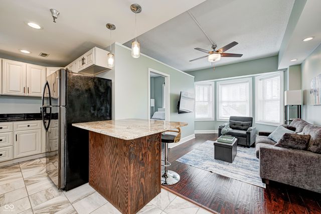 230 E 9th Street E 401, Indianapolis, IN 46204