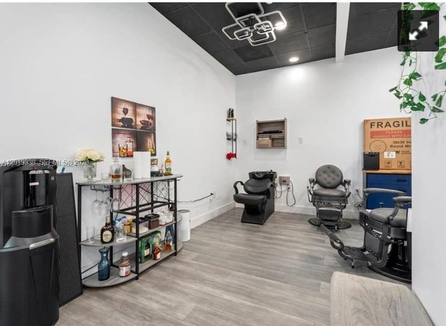 2300 W 84th St, Hialeah, FL 33016