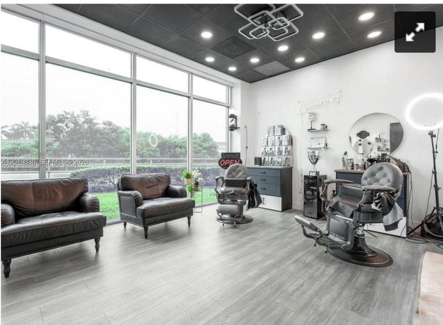 2300 W 84th St, Hialeah, FL 33016