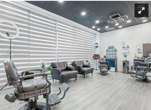 2300 W 84th St, Hialeah, FL 33016
