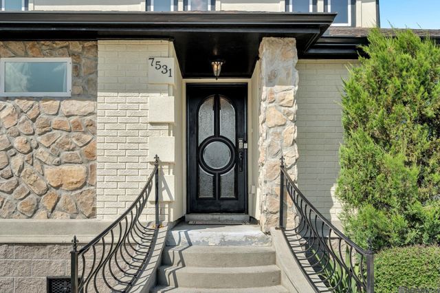 7531 Sandy Cove Drive, New Orleans, LA 70128