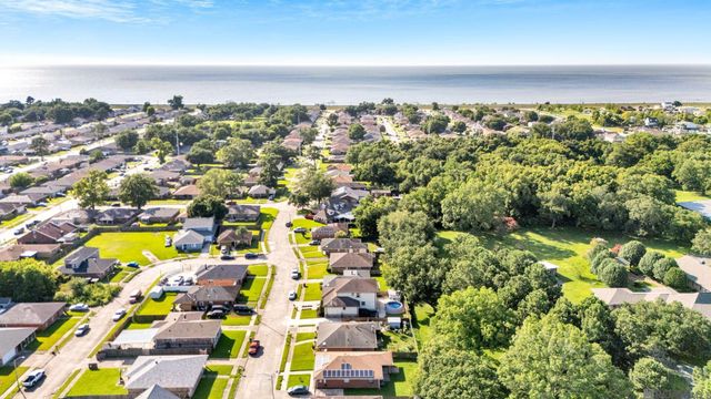 7531 Sandy Cove Drive, New Orleans, LA 70128