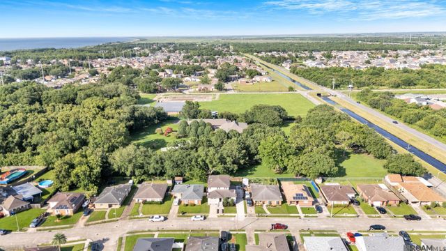 7531 Sandy Cove Drive, New Orleans, LA 70128